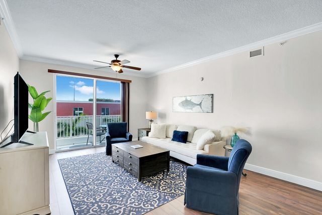 804 E Windward Way, Lantana, FL 33462