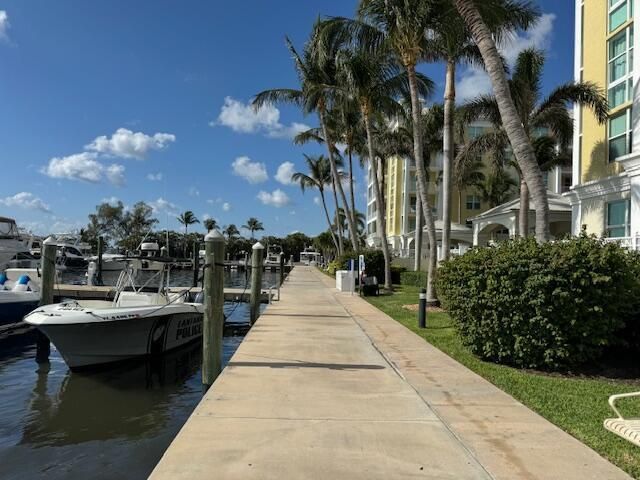 804 E Windward Way, Lantana, FL 33462