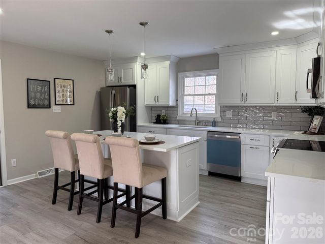 2411 Kimway Drive L17, Matthews, NC 28105