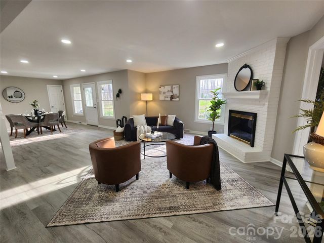 2411 Kimway Drive L17, Matthews, NC 28105