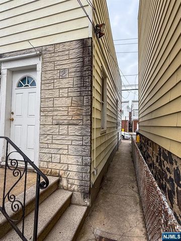 400 Cliff Street, Fairview, NJ 07022