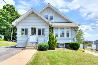 122 Brookline St, Worcester, MA 01603