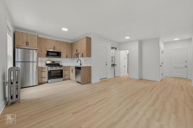 6967 N Bell Avenue 2, Chicago, IL 60645