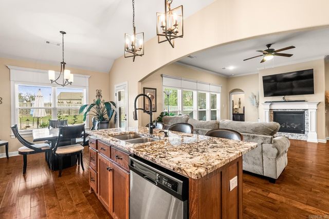 9432 Oak Forest Lane, Sherwood, AR 72120