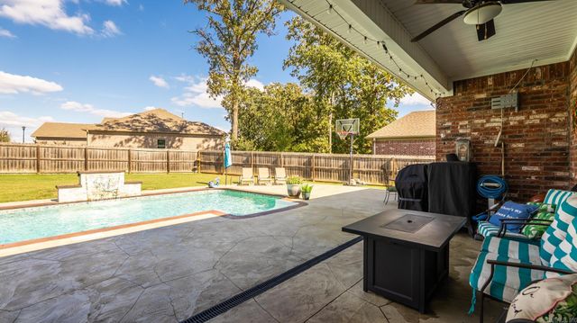 9432 Oak Forest Lane, Sherwood, AR 72120