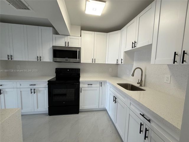 4534 NW 195th St, Miami Gardens, FL 33055