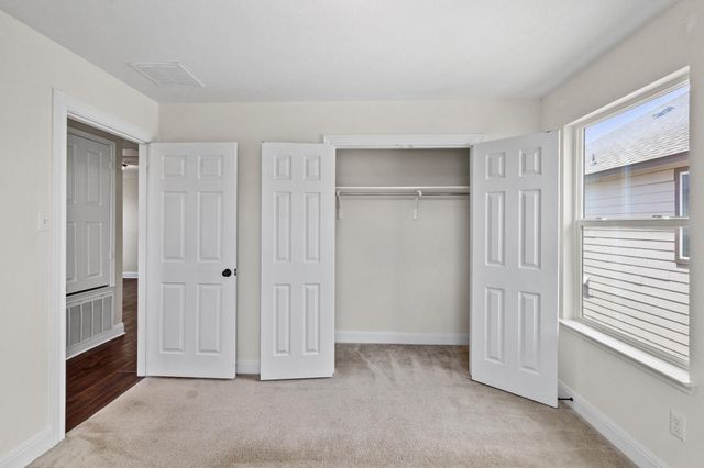 2950 E Old Settlers BLVD 11, Round Rock, TX 78665
