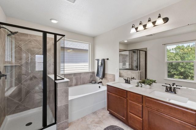 2950 E Old Settlers BLVD 11, Round Rock, TX 78665
