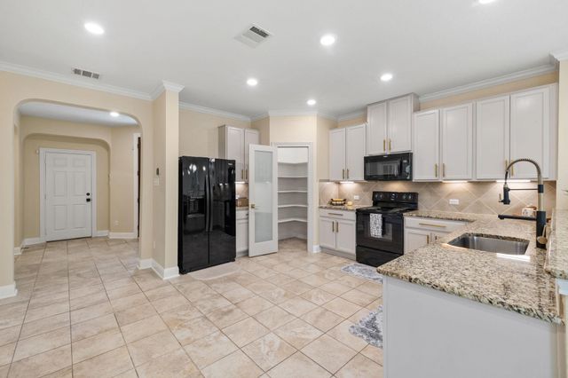 2950 E Old Settlers BLVD 11, Round Rock, TX 78665