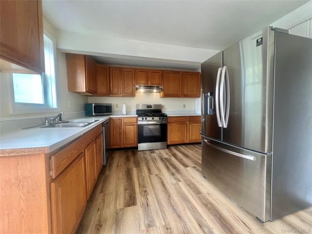 34 Smith Street, Poughkeepsie, NY 12601