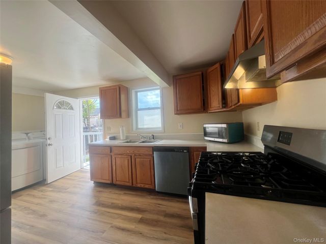 34 Smith Street, Poughkeepsie, NY 12601