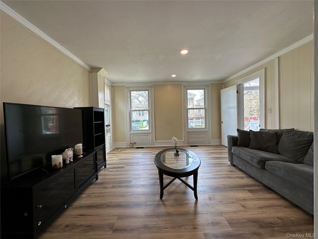 34 Smith Street, Poughkeepsie, NY 12601
