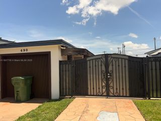490 W 33rd Pl A, Hialeah, FL 33012