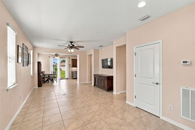 5665 NW 40TH LOOP, Ocala, FL 34482