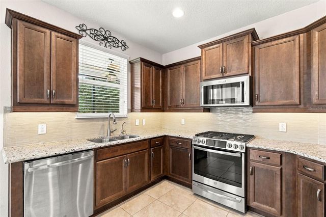5665 NW 40TH LOOP, Ocala, FL 34482