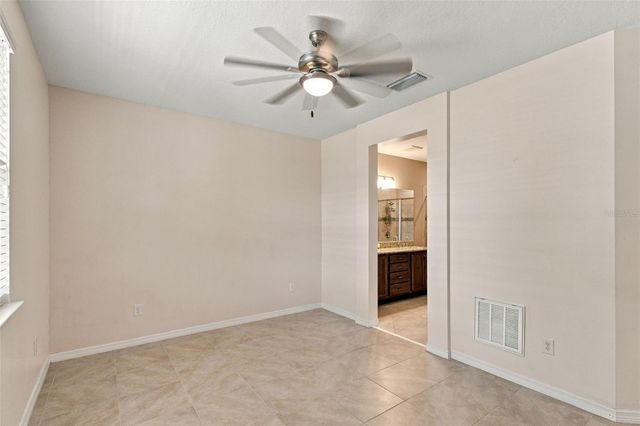 5665 NW 40TH LOOP, Ocala, FL 34482