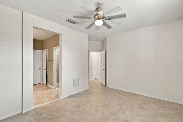 5665 NW 40TH LOOP, Ocala, FL 34482