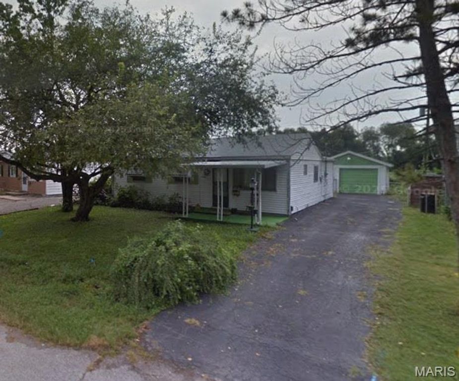 1066 Saint Margaret Drive, Cahokia, IL 62206