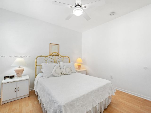 733 NW 170th Ter, Pembroke Pines, FL 33028