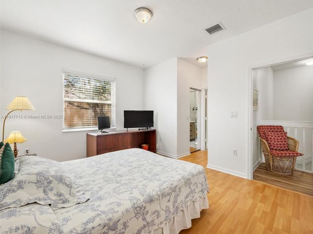 733 NW 170th Ter, Pembroke Pines, FL 33028