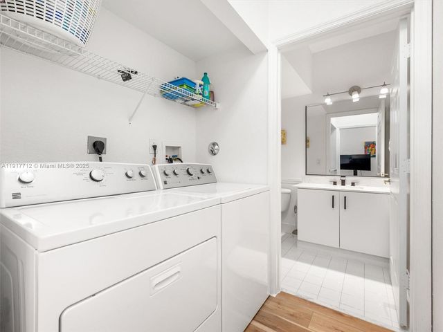 733 NW 170th Ter, Pembroke Pines, FL 33028