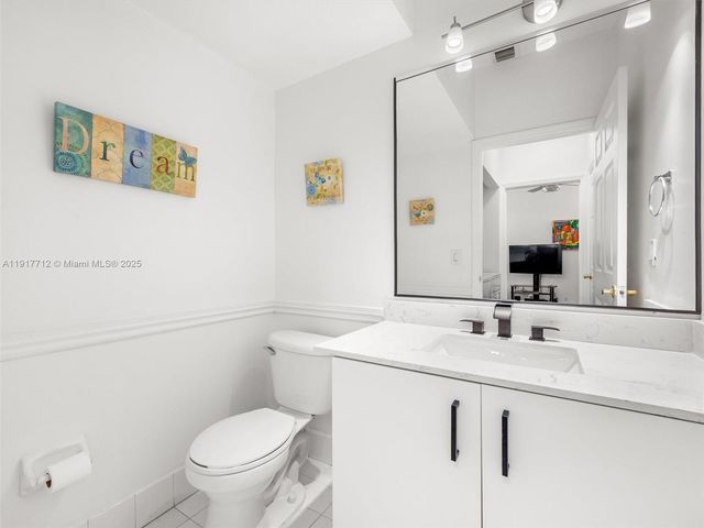 733 NW 170th Ter, Pembroke Pines, FL 33028