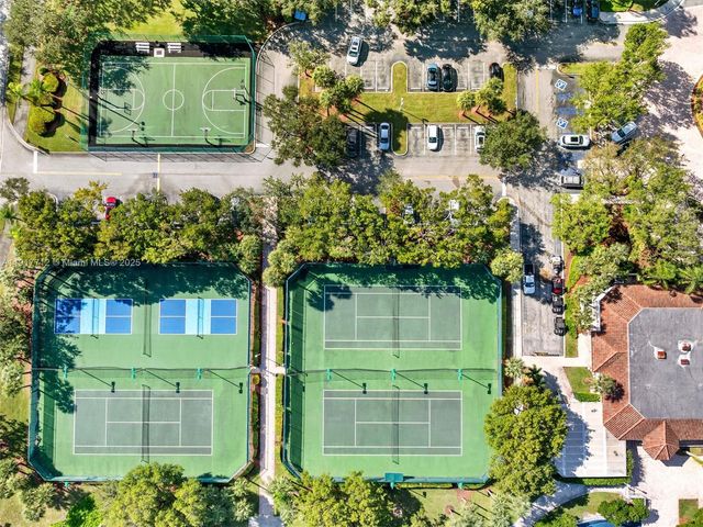 733 NW 170th Ter, Pembroke Pines, FL 33028