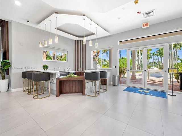 733 NW 170th Ter, Pembroke Pines, FL 33028