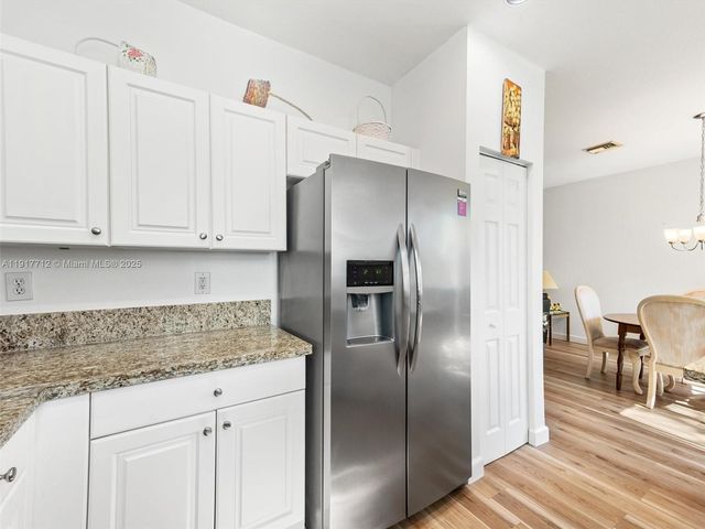 733 NW 170th Ter, Pembroke Pines, FL 33028