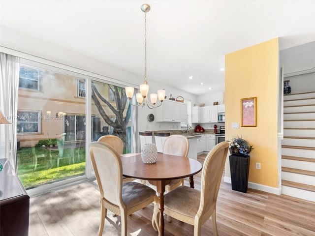 733 NW 170th Ter, Pembroke Pines, FL 33028