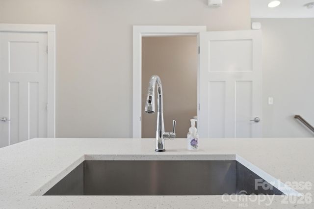 523 Sedgefield Park Drive, Charlotte, NC 28203