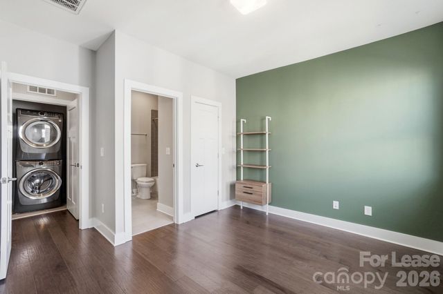 523 Sedgefield Park Drive, Charlotte, NC 28203