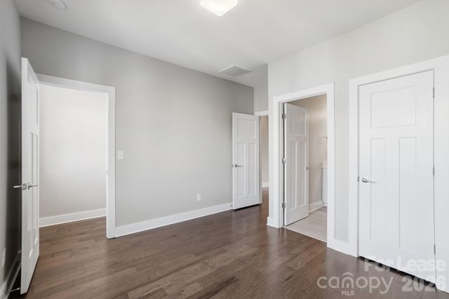 523 Sedgefield Park Drive, Charlotte, NC 28203