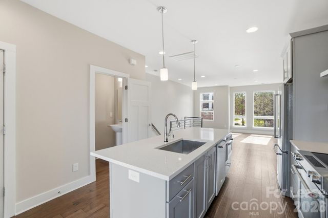 523 Sedgefield Park Drive, Charlotte, NC 28203