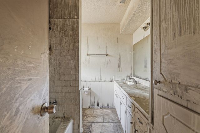 3409 Buckingham Drive, Arlington, TX 76015