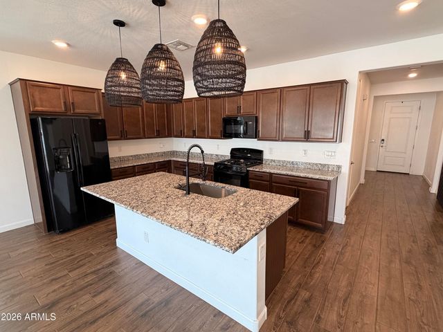 9948 E THORNBUSH Avenue, Mesa, AZ 85212