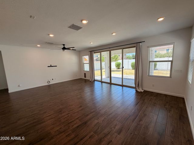 9948 E THORNBUSH Avenue, Mesa, AZ 85212