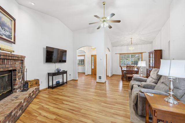 15770 Sunrise Boulevard, La Pine, OR 97739