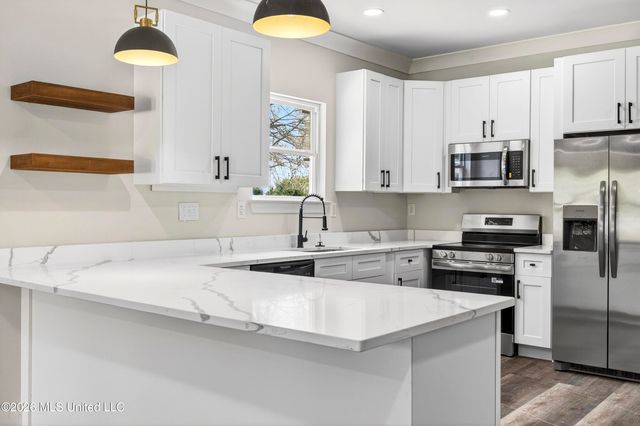 2041 Southern Avenue, Biloxi, MS 39531