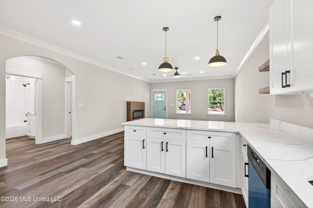 2041 Southern Avenue, Biloxi, MS 39531