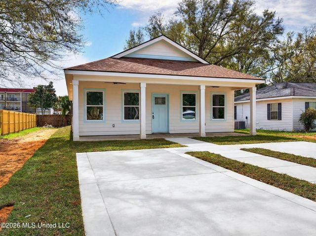 2041 Southern Avenue, Biloxi, MS 39531