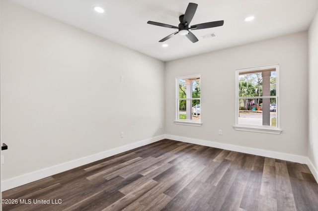 2041 Southern Avenue, Biloxi, MS 39531