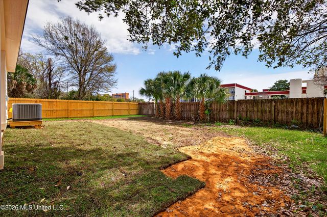 2041 Southern Avenue, Biloxi, MS 39531