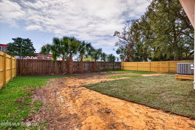 2041 Southern Avenue, Biloxi, MS 39531