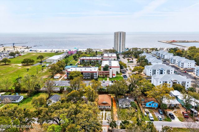 2041 Southern Avenue, Biloxi, MS 39531