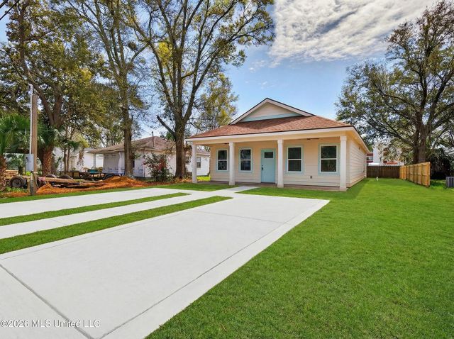 2041 Southern Avenue, Biloxi, MS 39531