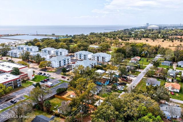 2041 Southern Avenue, Biloxi, MS 39531