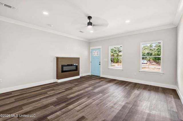 2041 Southern Avenue, Biloxi, MS 39531