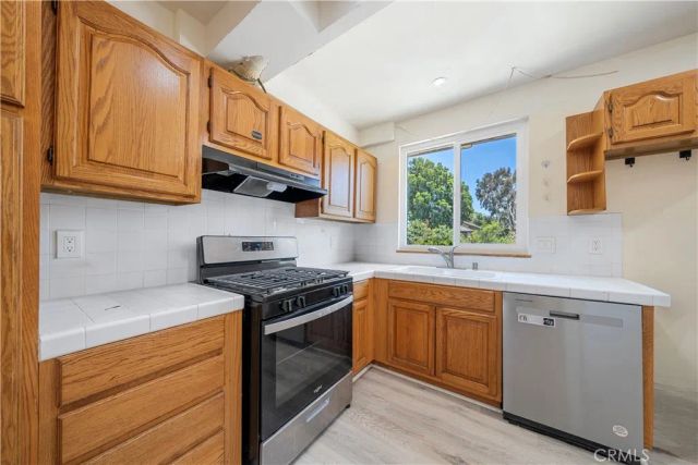 1350 E Hillcrest dr, Thousand Oaks, CA 91362
