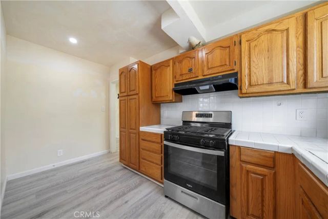 1350 E Hillcrest dr, Thousand Oaks, CA 91362